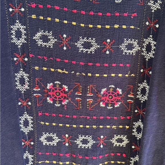Lucky Brand Navy Blue Top Boho with Embroidery size Medium 3/4 length - Picture 3 of 7